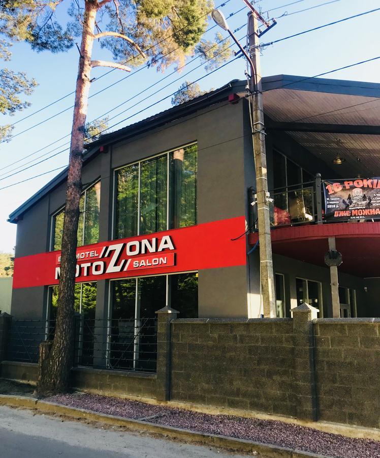 布留霍维奇 Motozona酒店 外观 照片